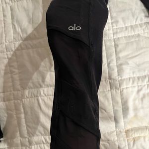 Alo yoga workout pants. Black. Mesh. Size Medium. Great condition.